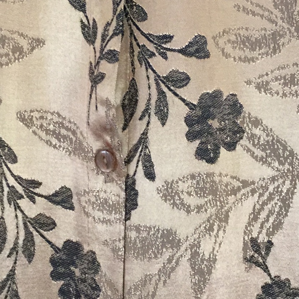 Button down blouse studio 1 - Picture 3 of 4